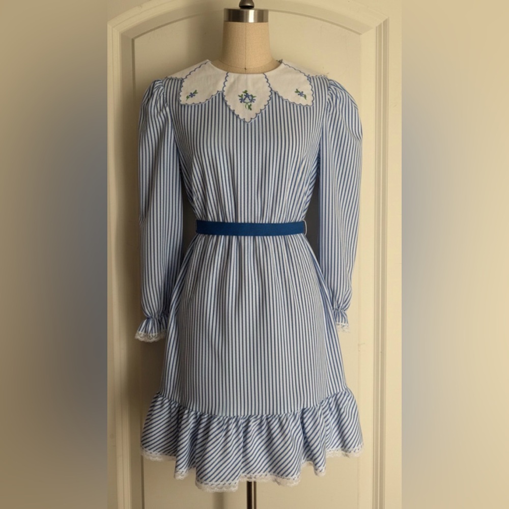 Vintage Elegant Blue Striped Kids Dress‎ with Embroidered Collar cottagecore